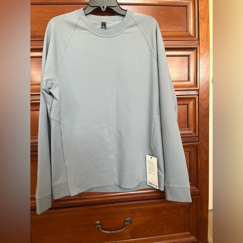 Lululemon Athletica City Sweat Crew in Soft Blue